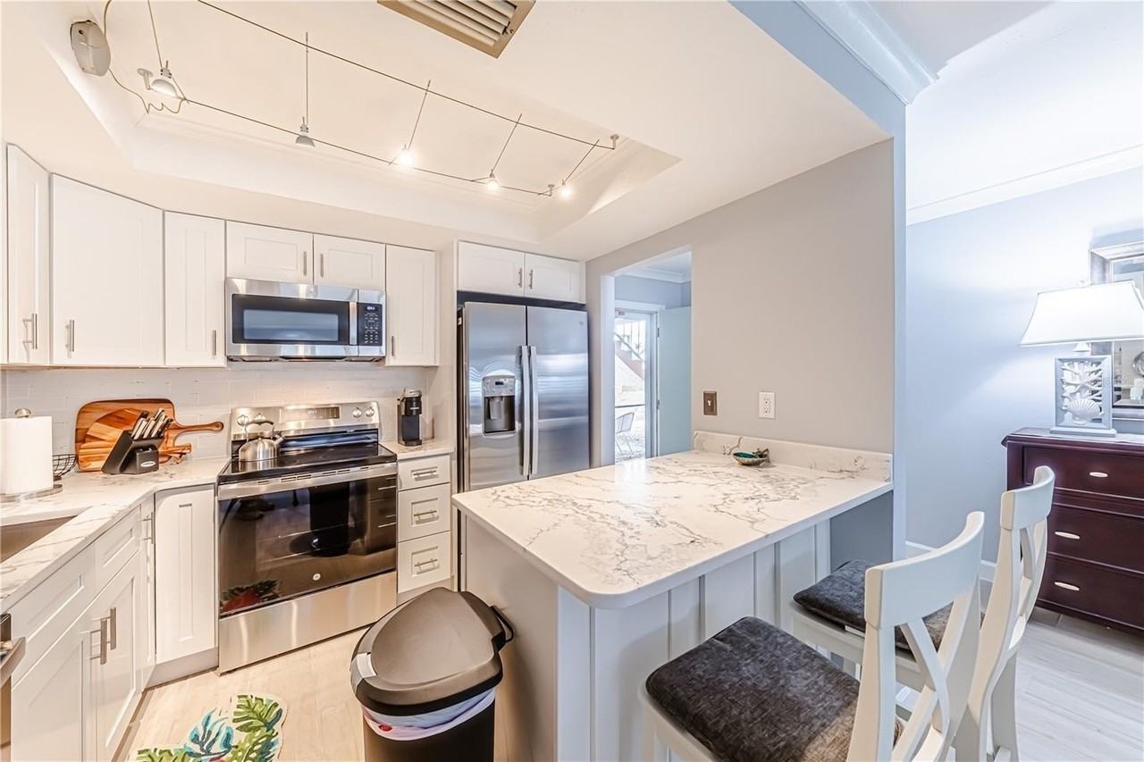 616 Flamingo Dr #102 - Photo 6 of 39