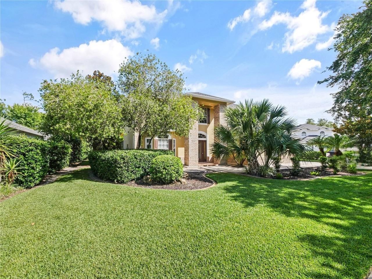 14360 Stamford Circle - Photo 3 of 32