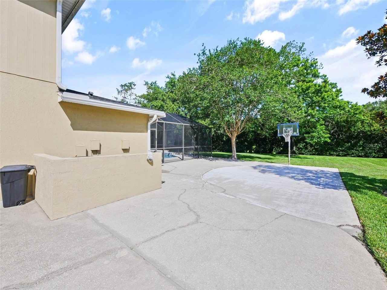 14360 Stamford Circle - Photo 6 of 32