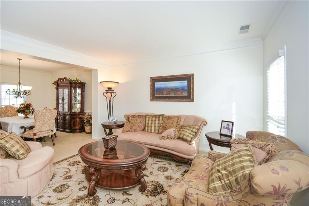 305 Collegiate Dr - Photo 7 of 50