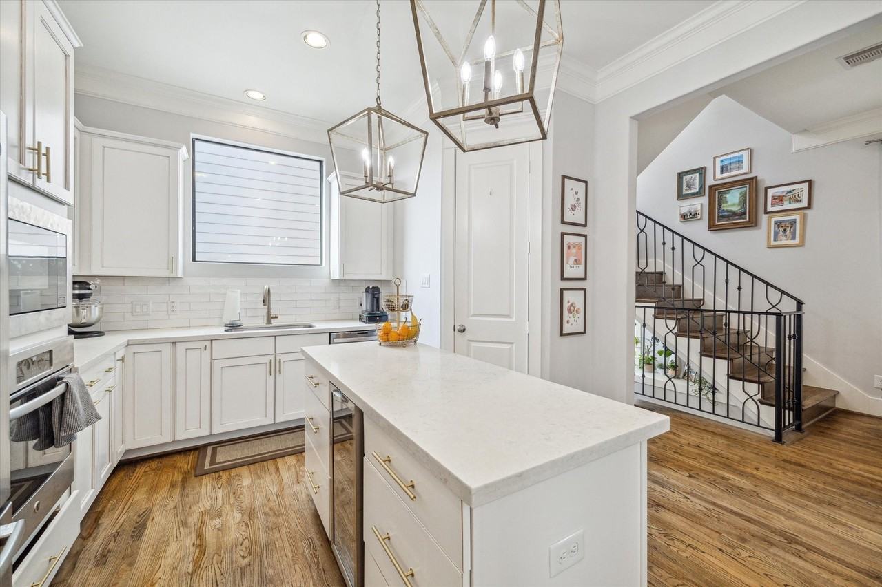 1428 W 23rd St - Photo 7 of 21