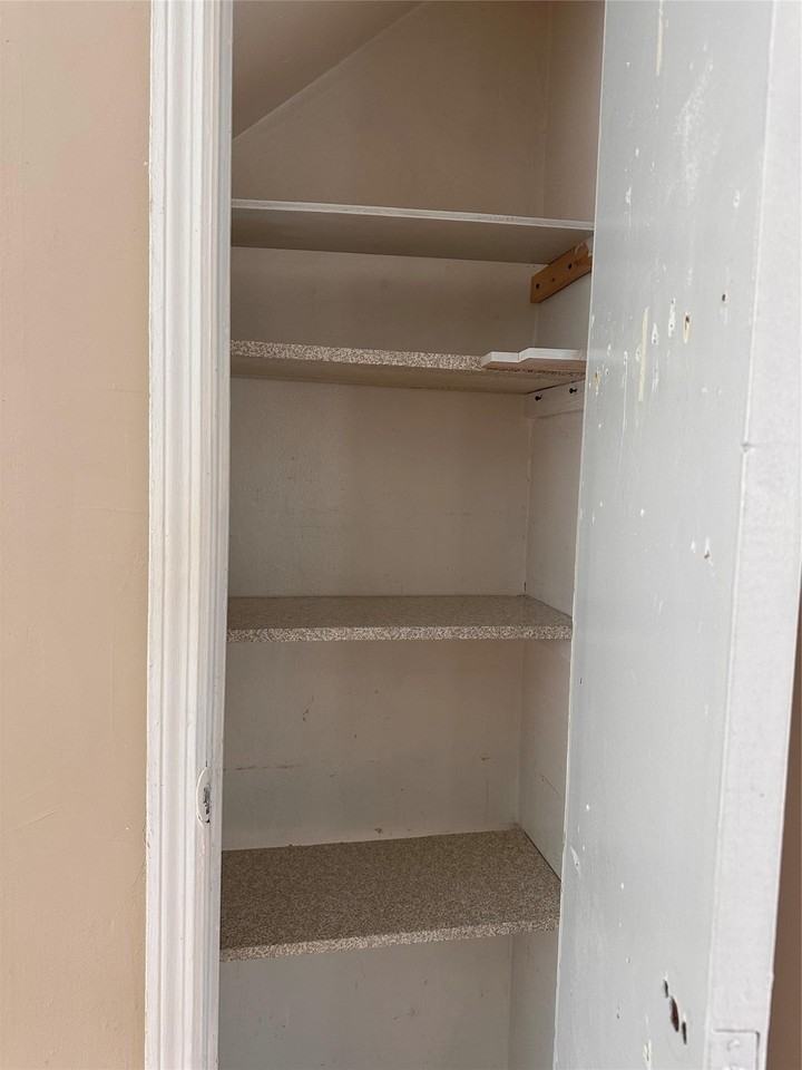 1239 4th St - Photo 5 of 7