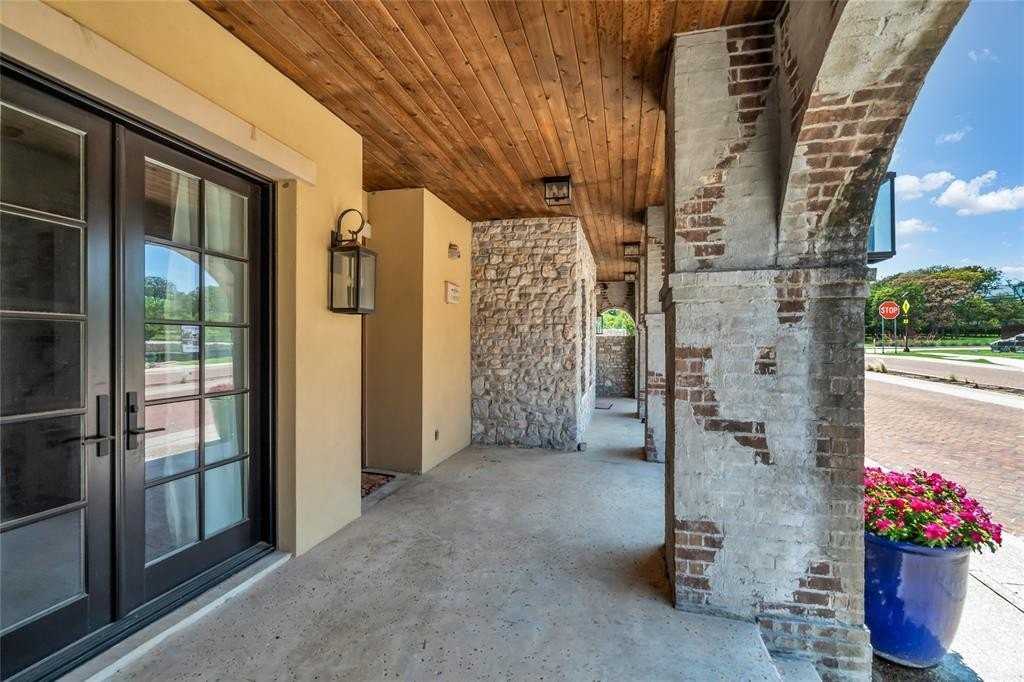 69 Cortes Dr - Photo 3 of 39