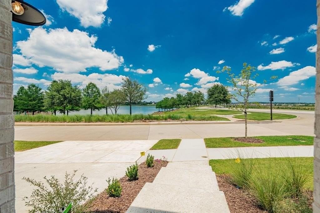 1205 1st St - Photo 2 of 33