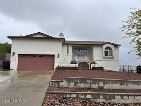 4921 N Reavis Dr - Photo 1 of 1