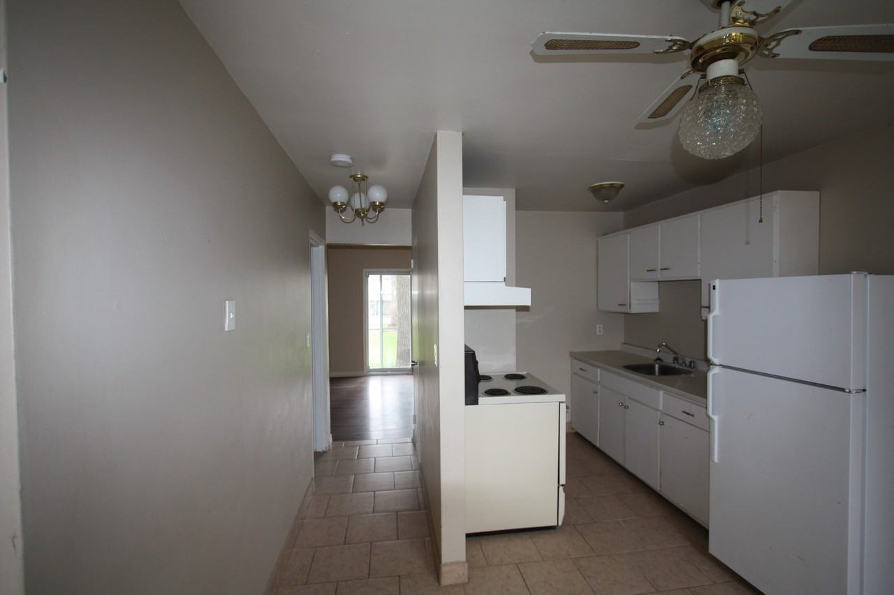 451 Lyndoch St Corunna - Photo 2 of 9