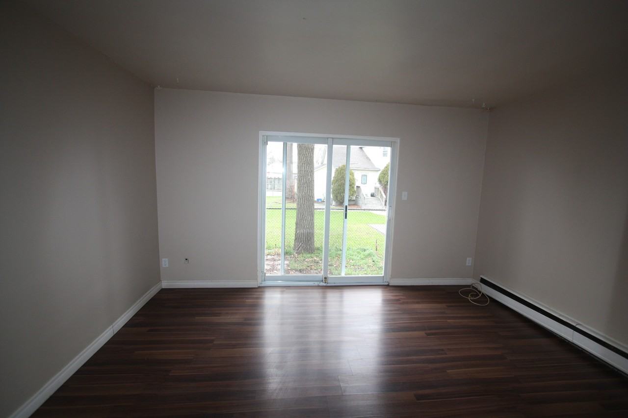 451 Lyndoch St Corunna - Photo 3 of 9