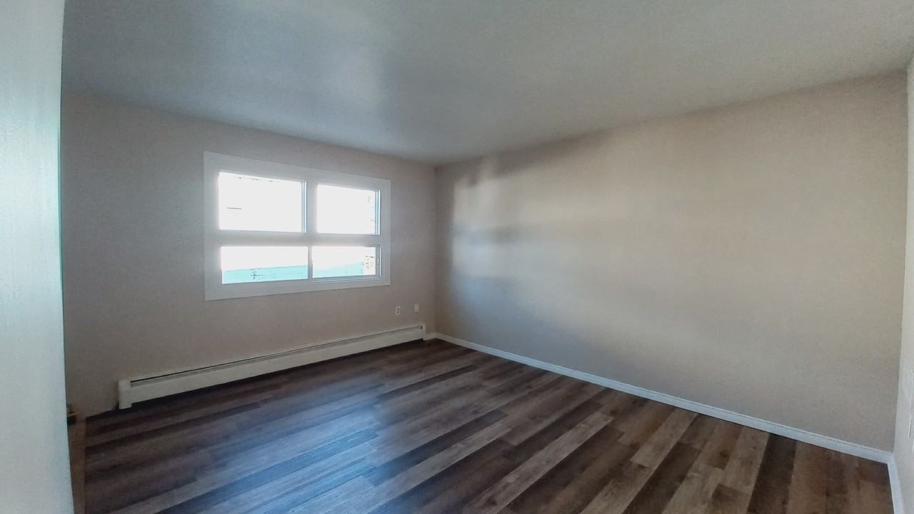 110 Whitmore Ave - Photo 3 of 11