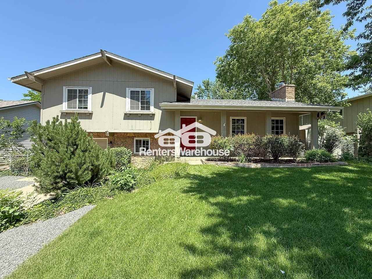 1060 Ithaca Dr - Photo 2 of 29