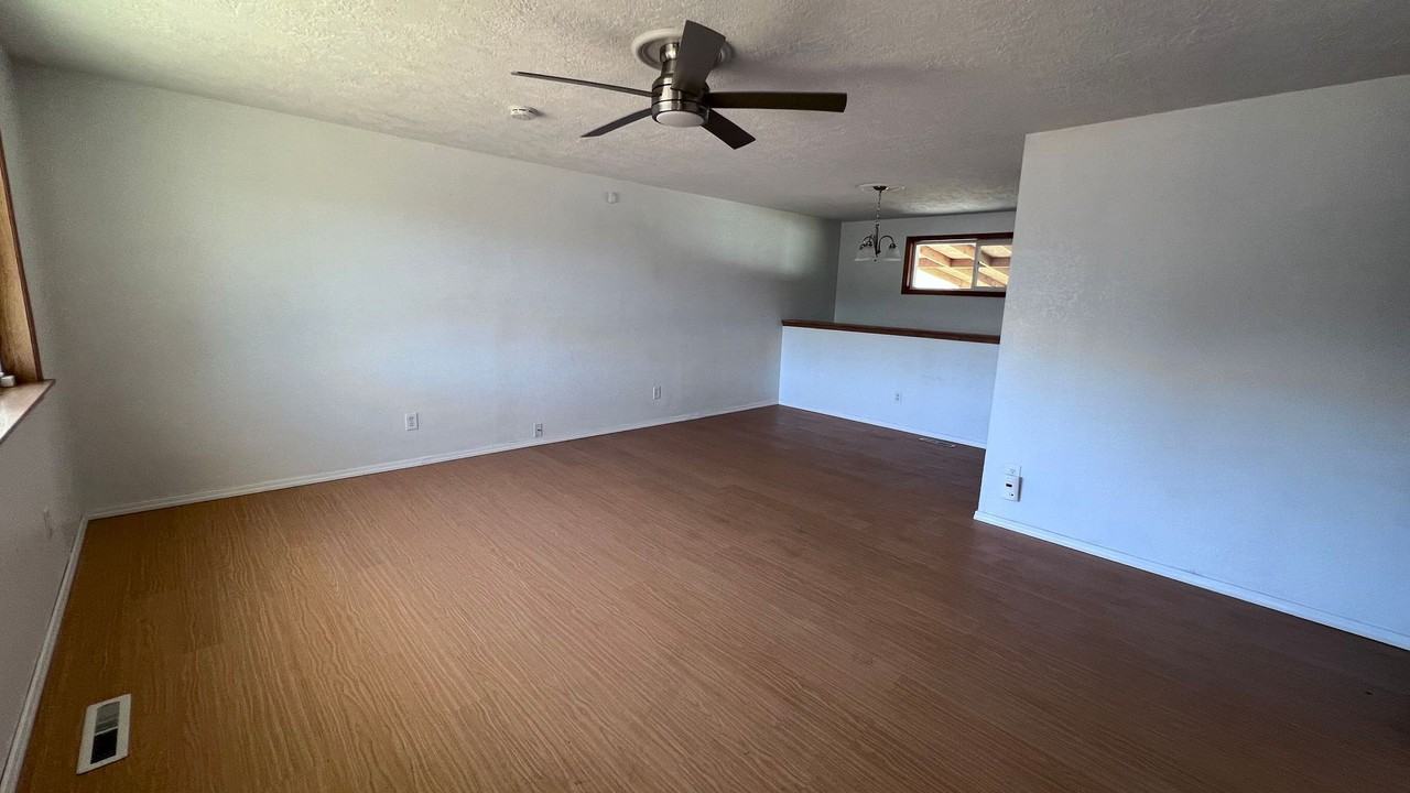 6111 N Standard St - Photo 3 of 26