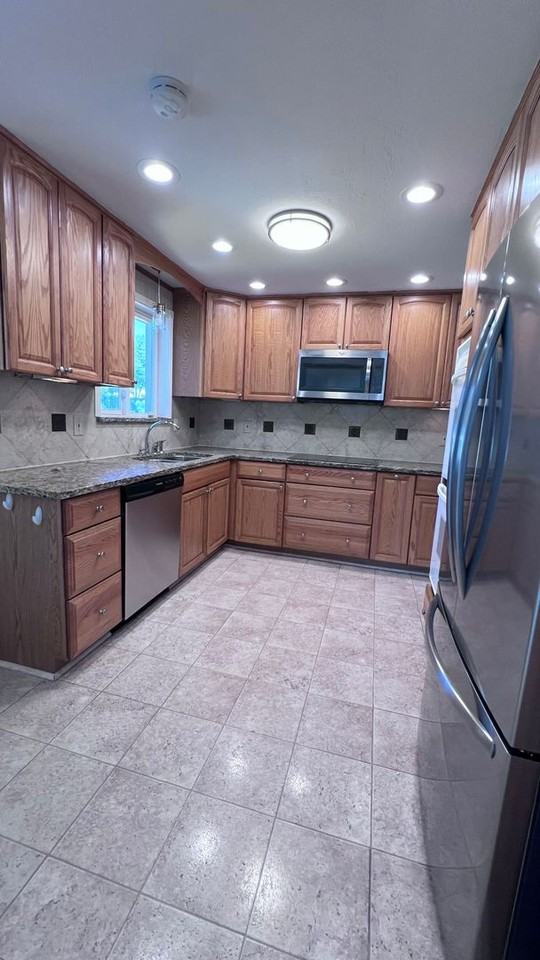 6111 N Standard St - Photo 5 of 26
