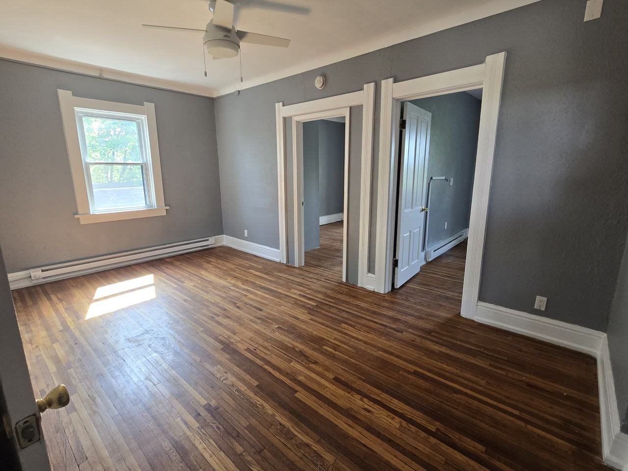 1012 N Superior St #4ROOMSAB - Photo 2 of 7