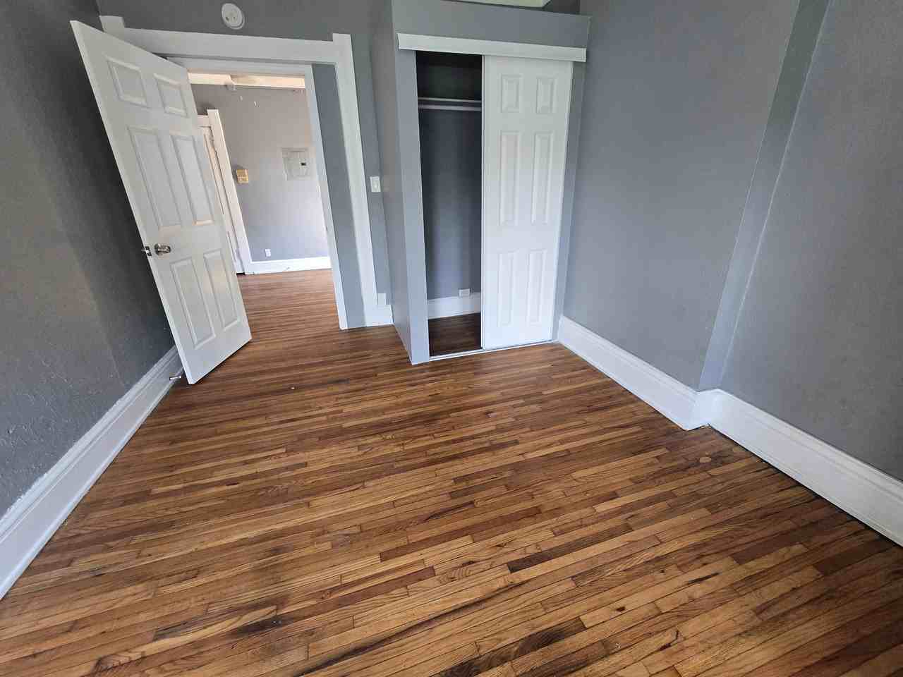 1012 N Superior St #4ROOMSAB - Photo 3 of 7