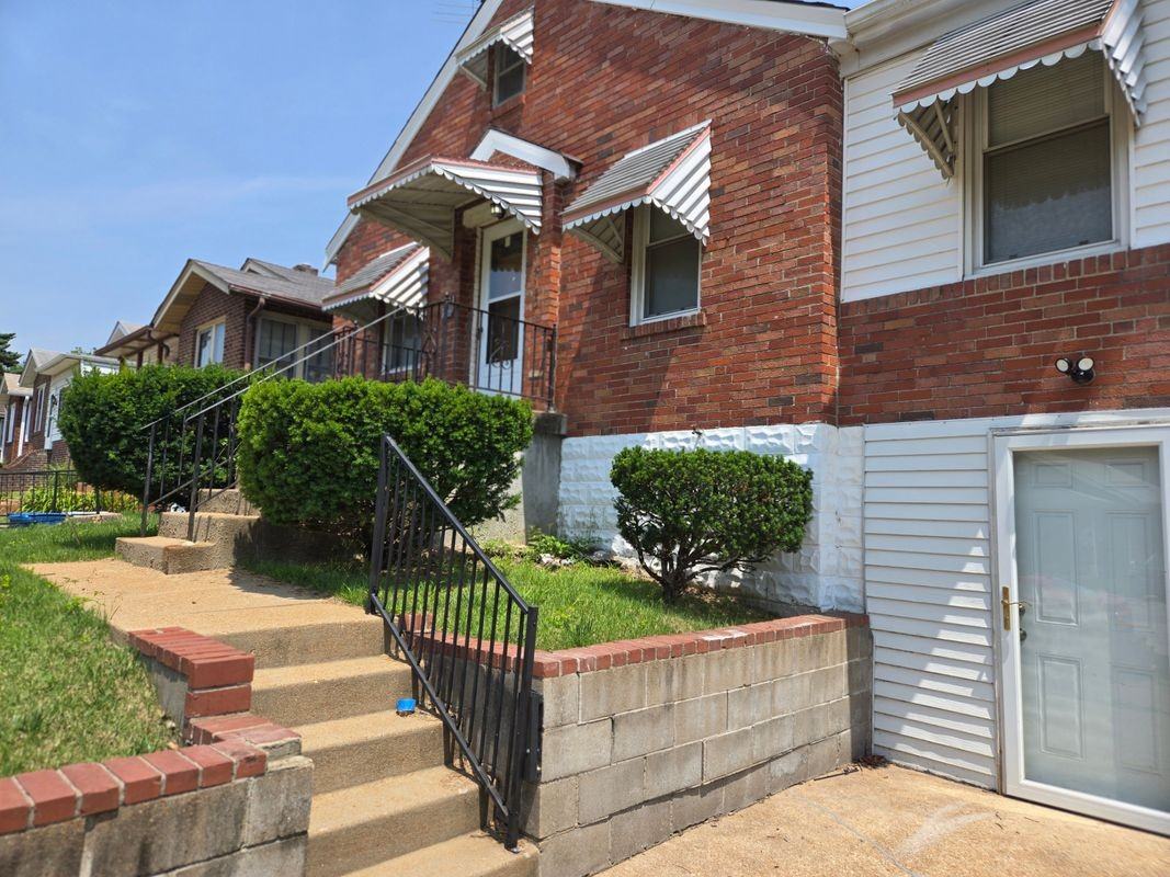 6415 Perry Ave - Photo 2 of 25