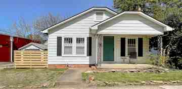 featured image of 131 Carolina Ave