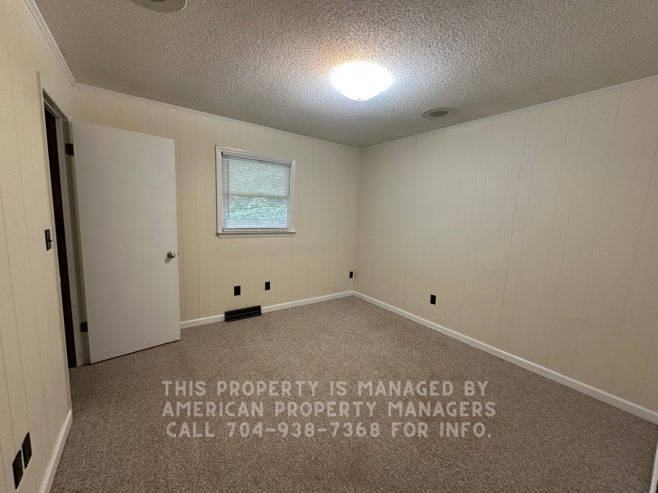 132 Crest Cir - Photo 3 of 7