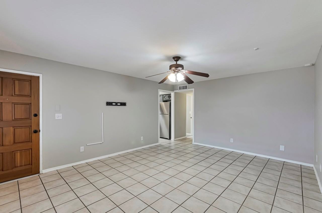 944 N Catalina Ave - Photo 3 of 24