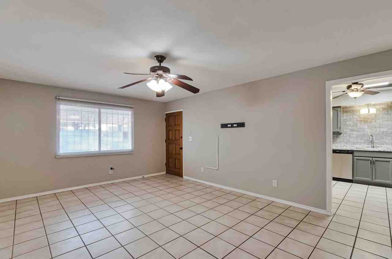 944 N Catalina Ave - Photo 4 of 24