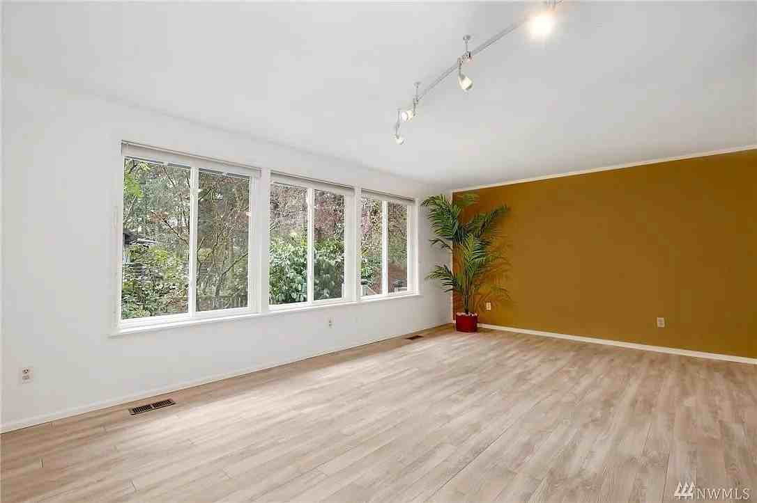 3114 165th Ave Se - Photo 2 of 13