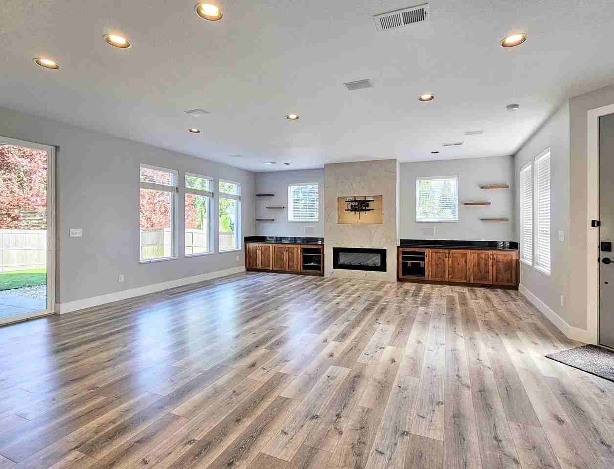 2508 Ne 58th St - Photo 2 of 12