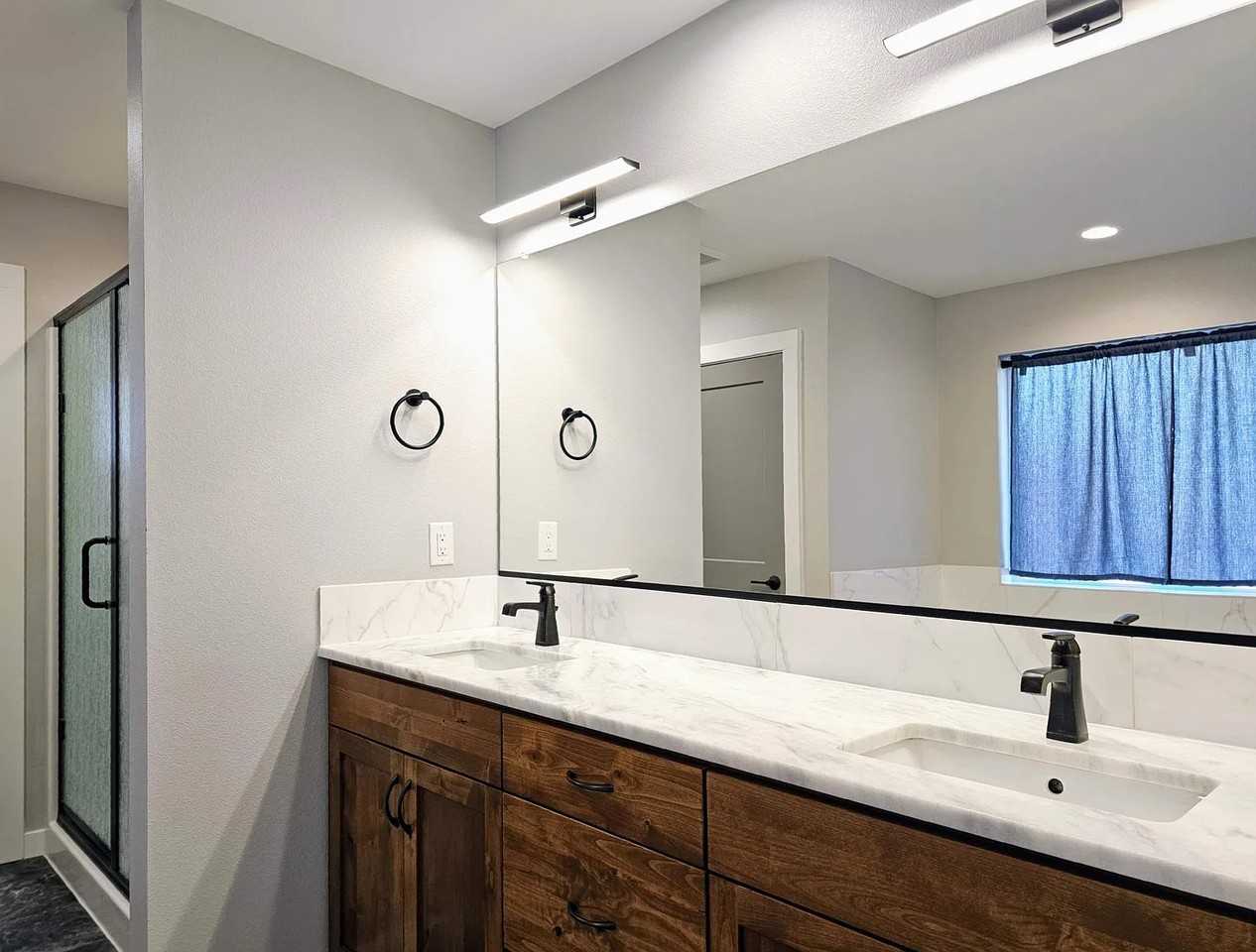2508 Ne 58th St - Photo 3 of 12