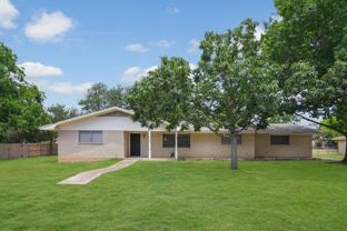 16 Oakmont Cir - Photo 1 of 1