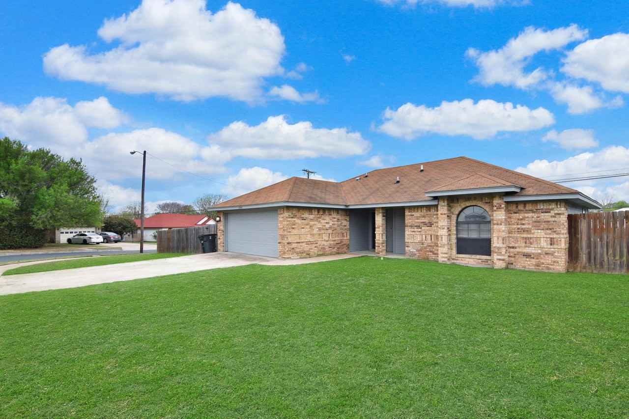 2305 Timberline Dr - Photo 2 of 19