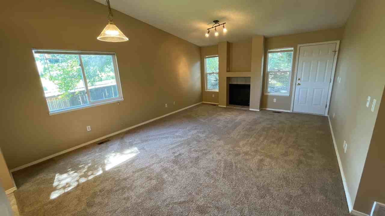 1585 Witches Willow Ln - Photo 2 of 10