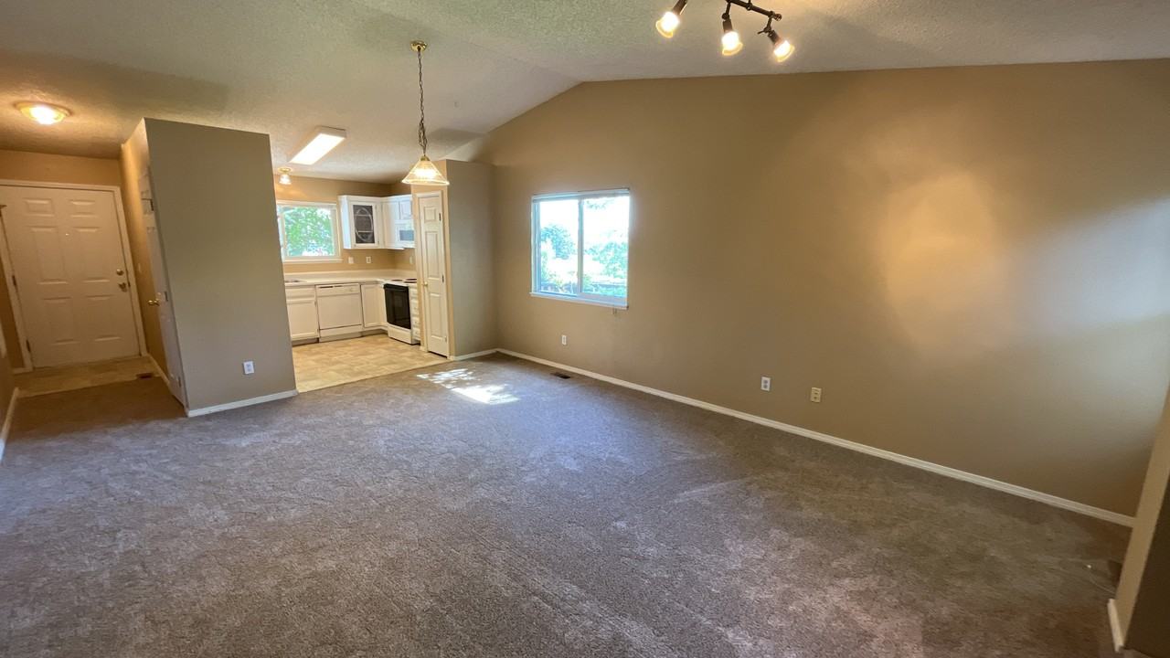 1585 Witches Willow Ln - Photo 3 of 10