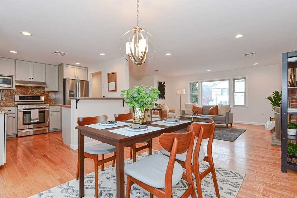 21 Swan Ave #21 - Photo 6 of 40