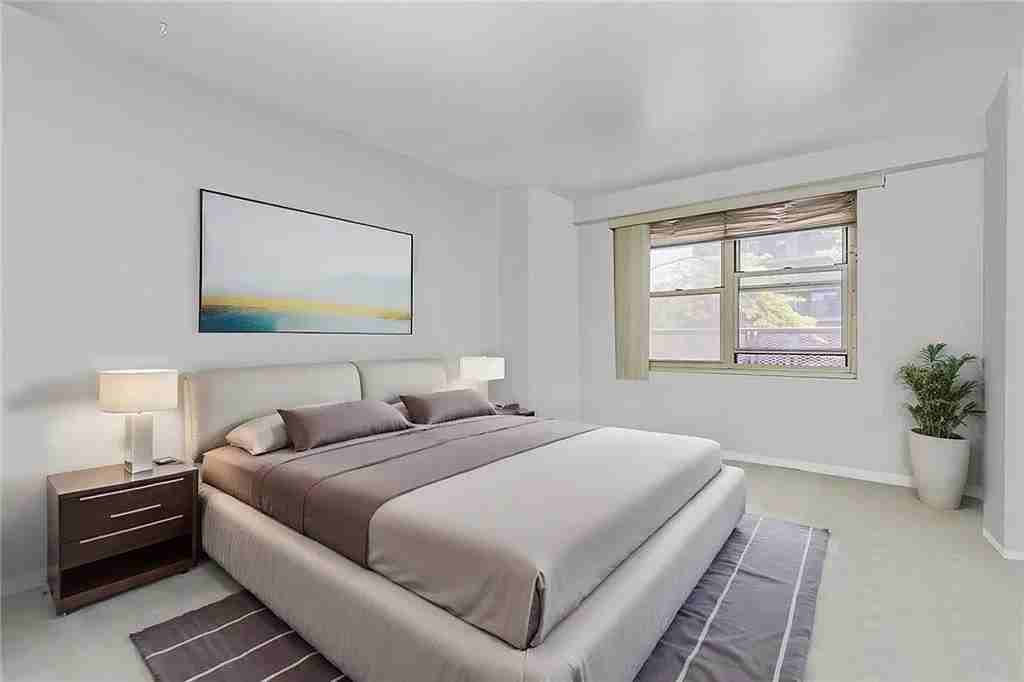 2630 Cropsey Ave - Photo 3 of 13