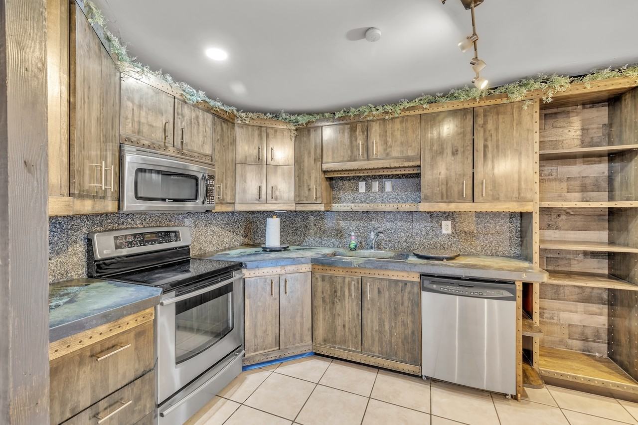 4439 E Wood St - Photo 3 of 34