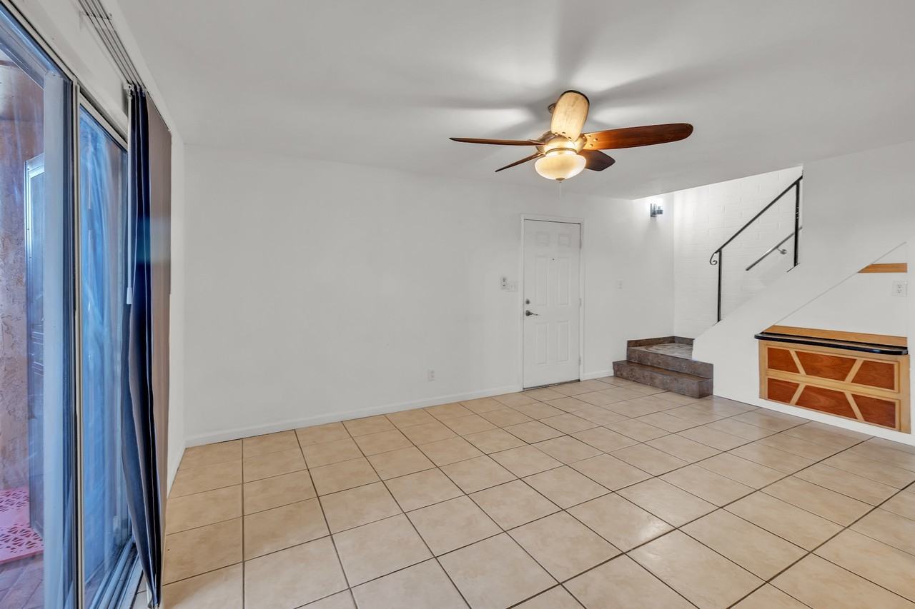 4439 E Wood St - Photo 6 of 34