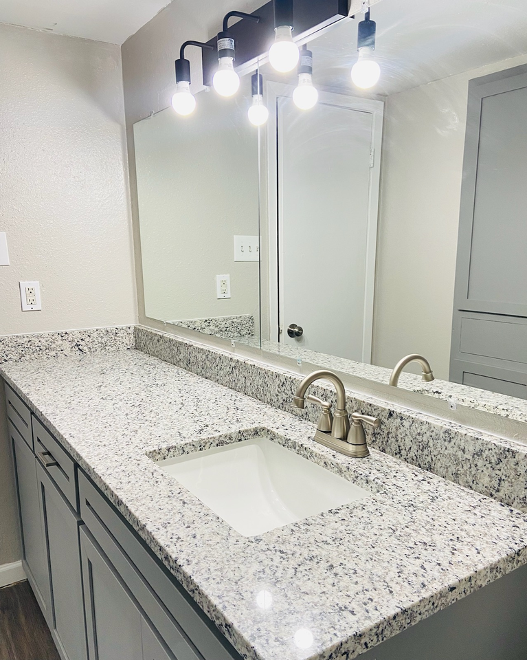 Spanish Oaks Apartments - Photo 6 of 11