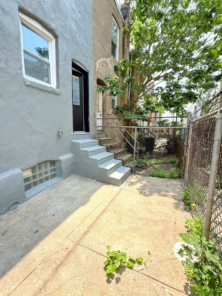 1520 S Myrtlewood St #NA - Photo 7 of 33