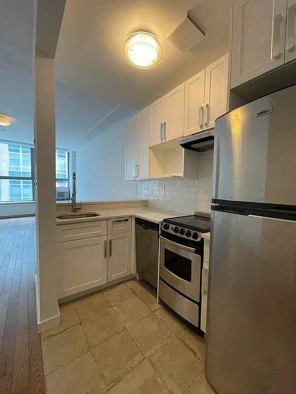 Fulton St #10B - Photo 2 of 4