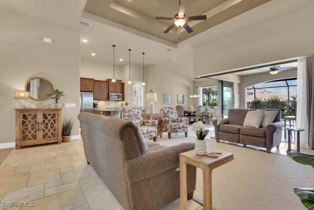 1408 Sw 17th Ave - Photo 3 of 30