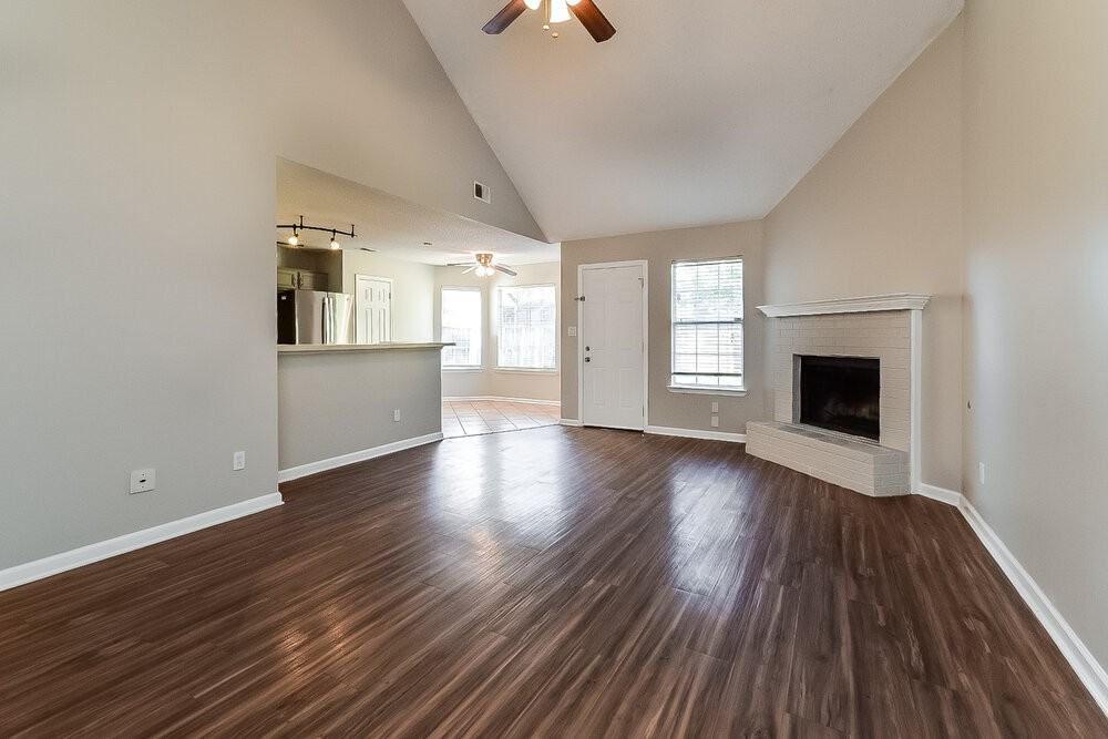 7179 Raleigh Lagrange Rd - Photo 3 of 16