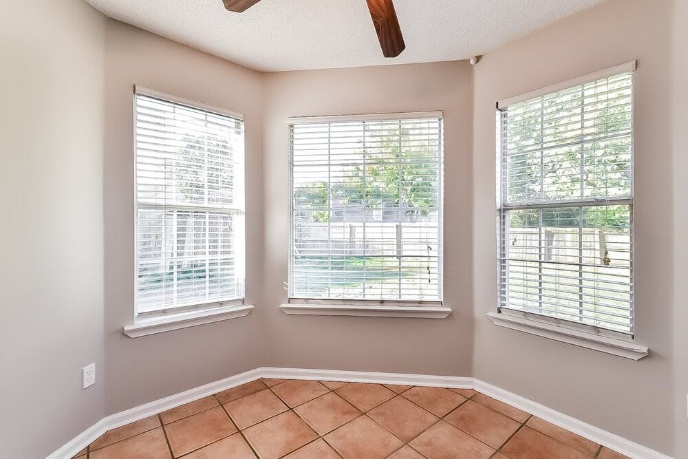 7179 Raleigh Lagrange Rd - Photo 5 of 16