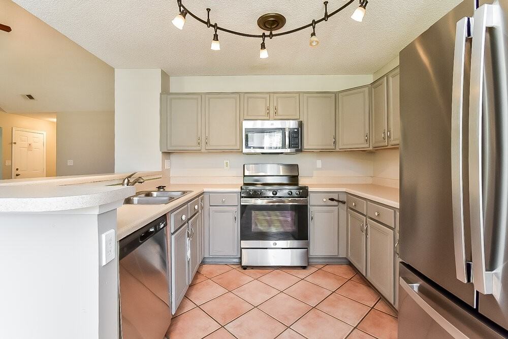 7179 Raleigh Lagrange Rd - Photo 6 of 16
