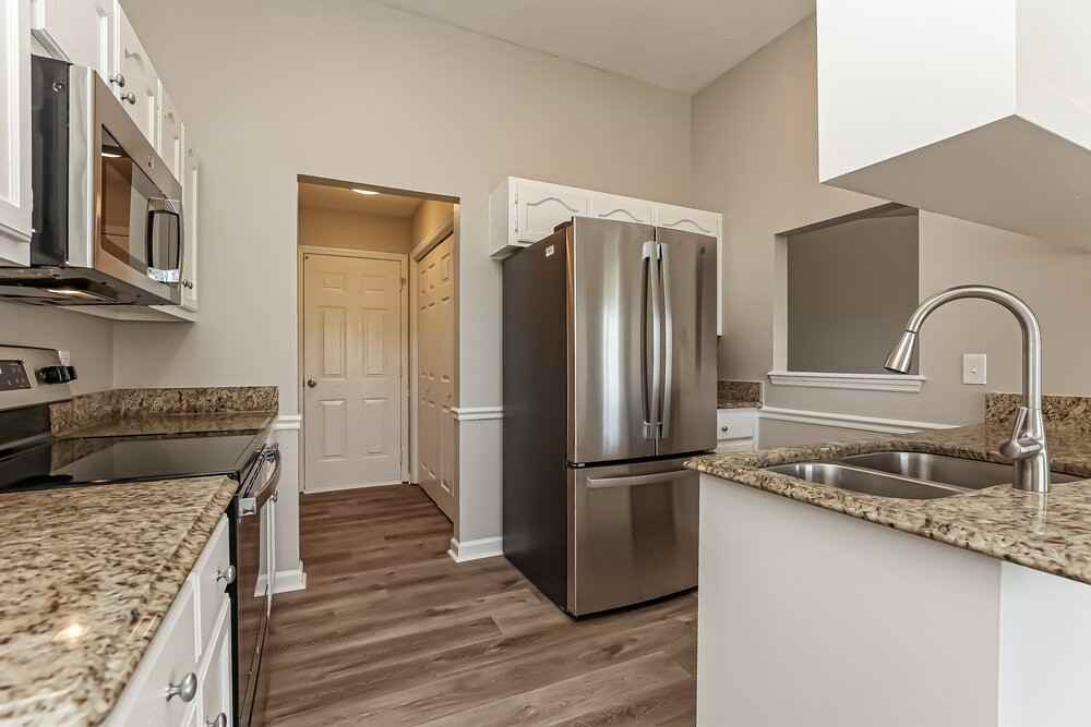136 S Birchwood Dr - Photo 7 of 17