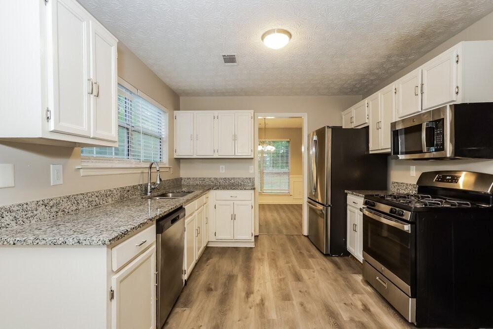 8391 Taylor Rd - Photo 6 of 16