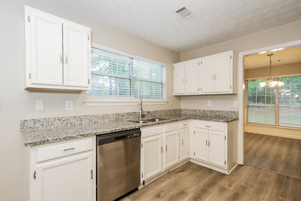 8391 Taylor Rd - Photo 7 of 16