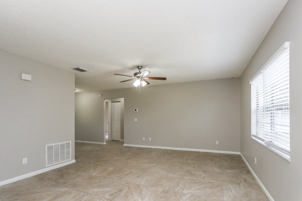 224 Regal Park Dr - Photo 3 of 16
