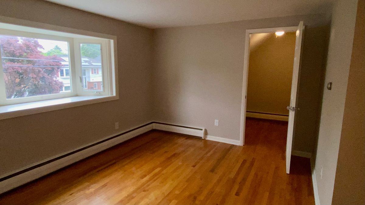 92 Cottage Ave - Photo 3 of 6