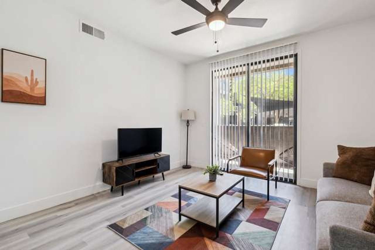 6610 North 93RD Avenue - Photo 2 of 33