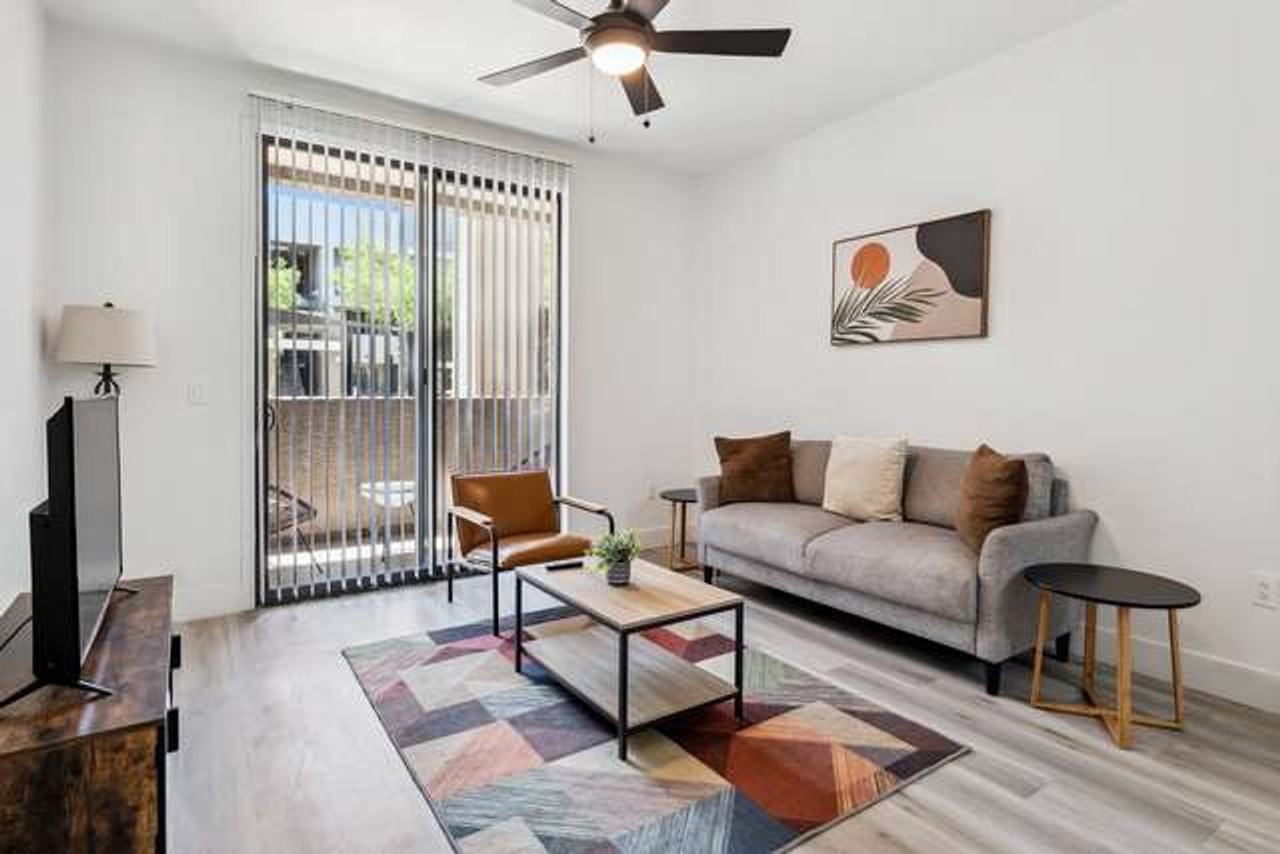 6610 North 93RD Avenue - Photo 3 of 33