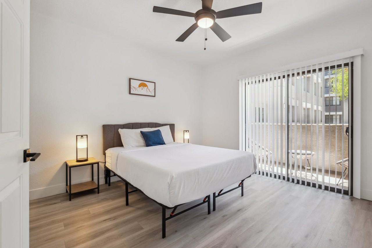 6610 North 93RD Avenue - Photo 7 of 33