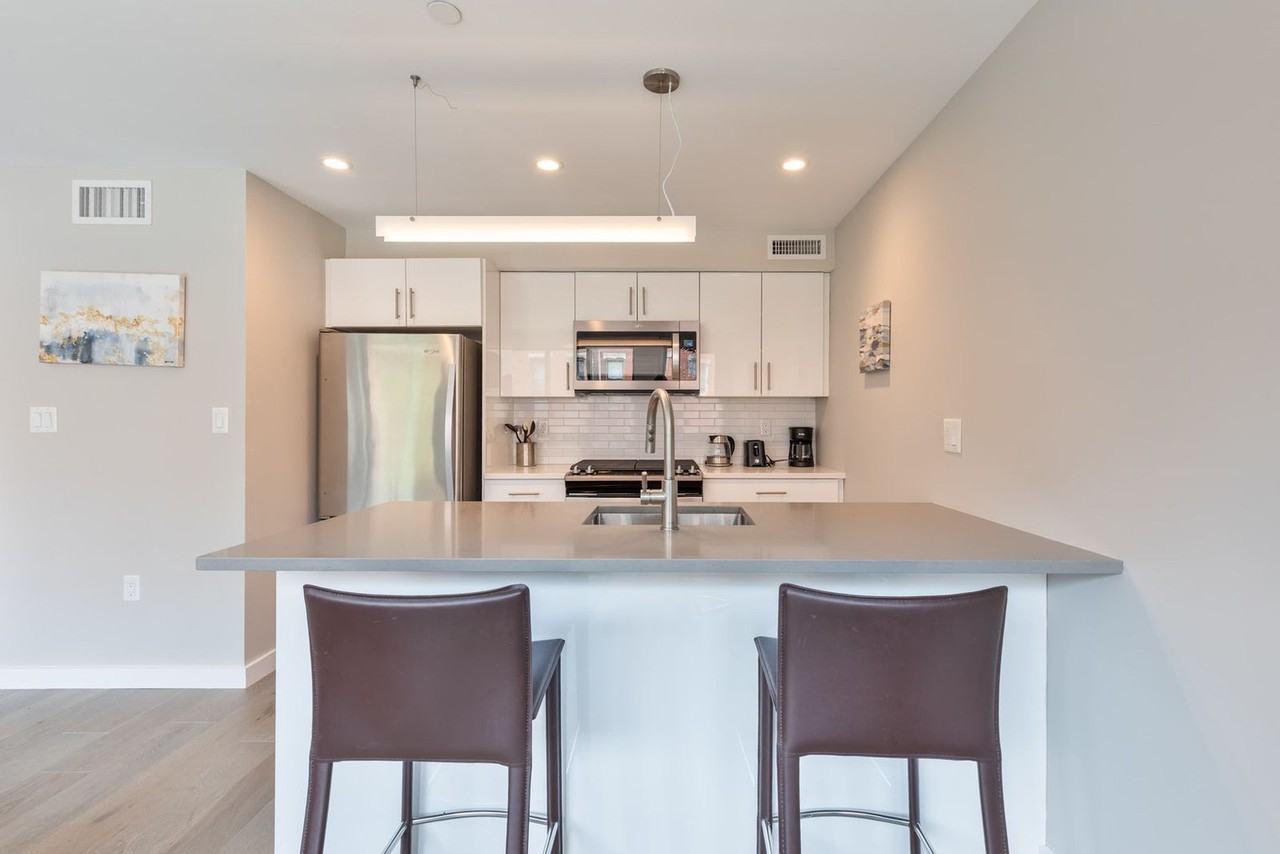 244 Hanover St #1241276P - Photo 3 of 15