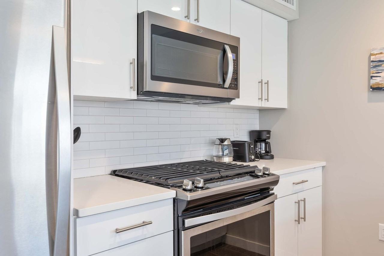 244 Hanover St #1241276P - Photo 5 of 15